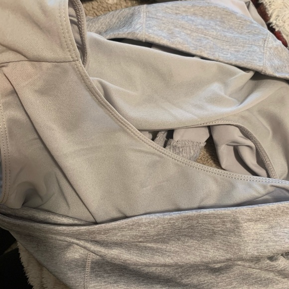 REEBOK NWT Gray “Slim” Training Shorts - XL - Picture 6 of 6